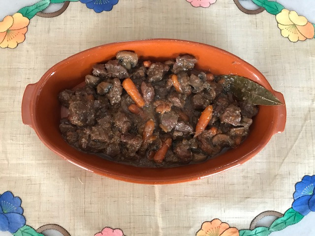 JOUE DE PORC AU VIN ROUGE